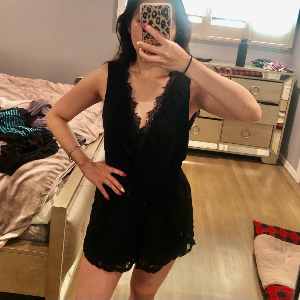 Black lace romper (S)